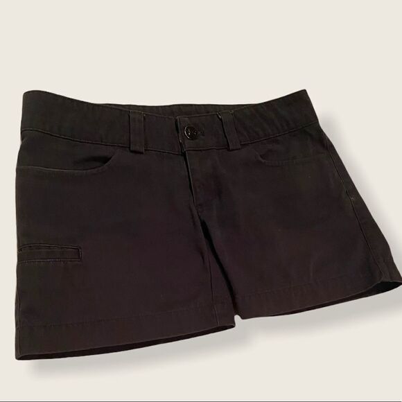 Under Armour Performance Shorts Size 2 - Picture 1 of 9